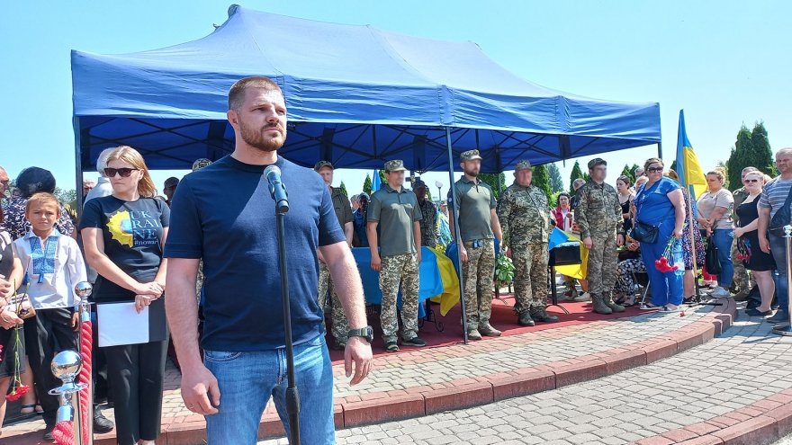Трьох воїнів-захисників Бориспіль проводжав в останню путь Трьох воїнів-захисників Бориспіль проводжав в останню путь