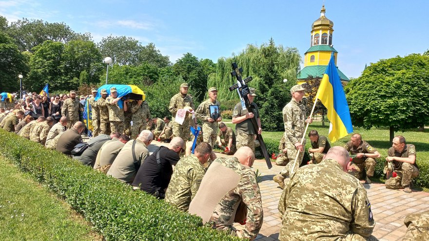 Трьох воїнів-захисників Бориспіль проводжав в останню путь Трьох воїнів-захисників Бориспіль проводжав в останню путь