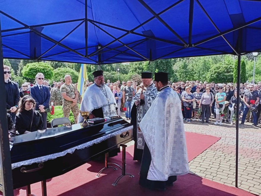 Бориспіль провів в останній шлях пілота Дмитра Кривенка Бориспіль провів в останній шлях пілота Дмитра Кривенка