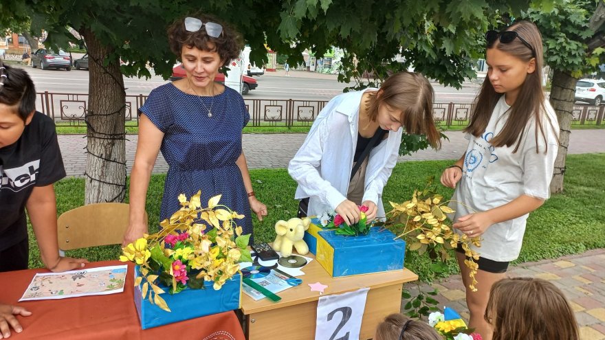Дитячий простір від БДЮТ з нагоди Дня молоді Дитячий простір від БДЮТ з нагоди Дня молоді