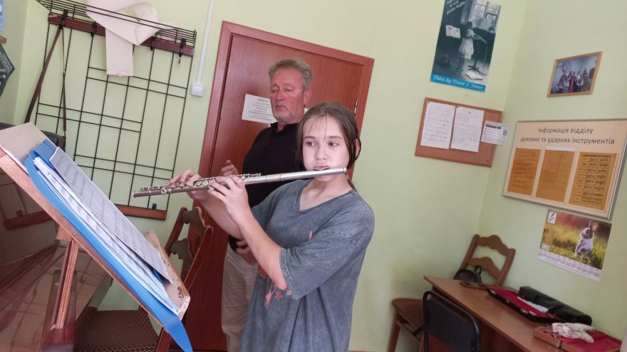 Там, де музики чарівний світ: Бориспільська дитяча музична школа ім. Лариси Остапенко Там, де музики чарівний світ: Бориспільська дитяча музична школа ім. Лариси Остапенко