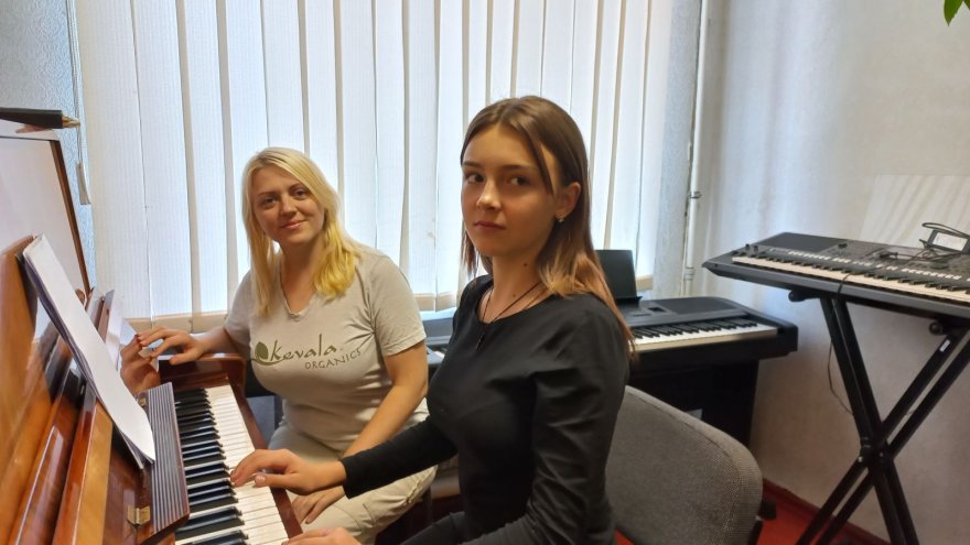 Там, де музики чарівний світ: Бориспільська дитяча музична школа ім. Лариси Остапенко Там, де музики чарівний світ: Бориспільська дитяча музична школа ім. Лариси Остапенко