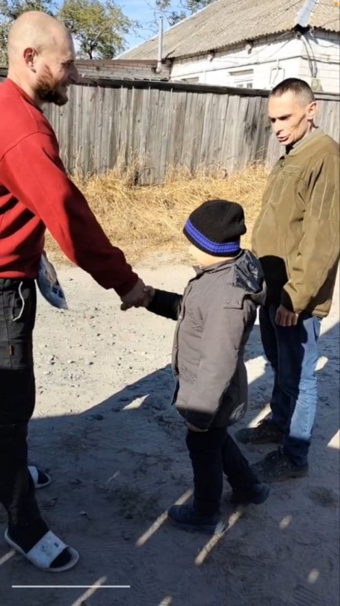 «Я загадав, щоб Святий Миколай якнайшвидше приніс звістку про Перемогу»: історія юного волонтера Ростислава