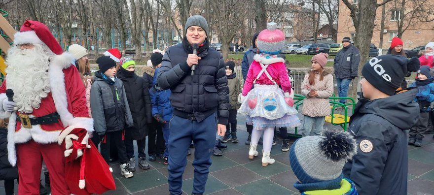Новорічне свято для дітей на окрузі від Ігоря Шалімова (відео)