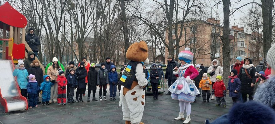 Новорічне свято для дітей на окрузі від Ігоря Шалімова (відео)