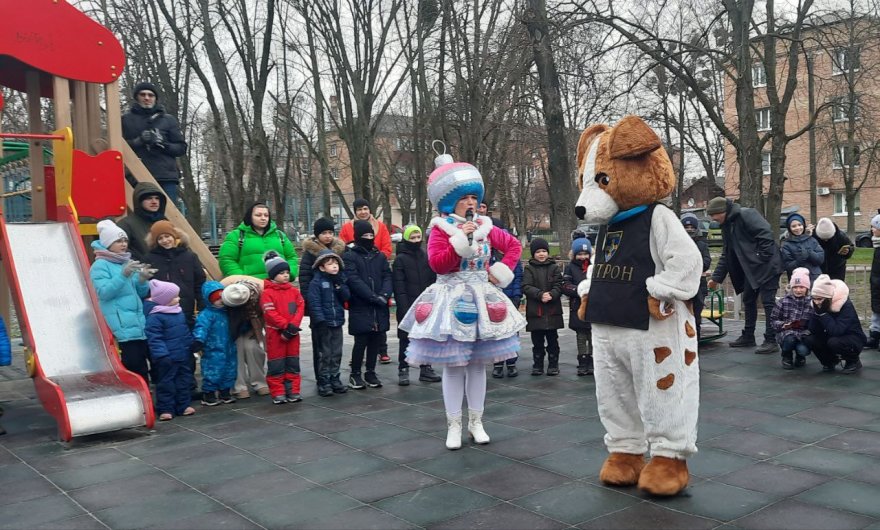 Новорічне свято для дітей на окрузі від Ігоря Шалімова (відео)
