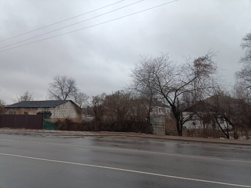 На розі вулиць Київський Шлях та Володимира Момота хочуть збудувати автосервіс, а дорогу до нього прокласти по Липовій алеї На розі вулиць Київський Шлях та Володимира Момота хочуть збудувати автосервіс, а дорогу до нього прокласти по Липовій алеї