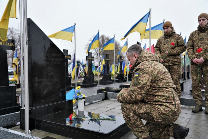 «До останнього подиху він боровся за рідну землю та віддав за неї життя»: на Київщині вшанували пам’ять загиблого розвідника Степана Криворученка