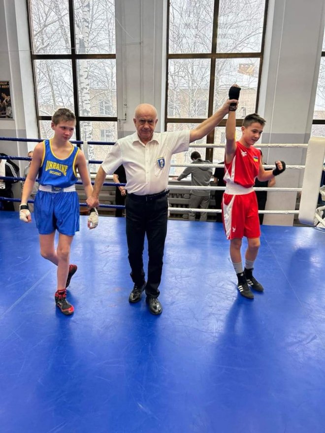 Денис Снігур — призер чемпіонату України із боксу серед учнів Денис Снігур — призер чемпіонату України із боксу серед учнів