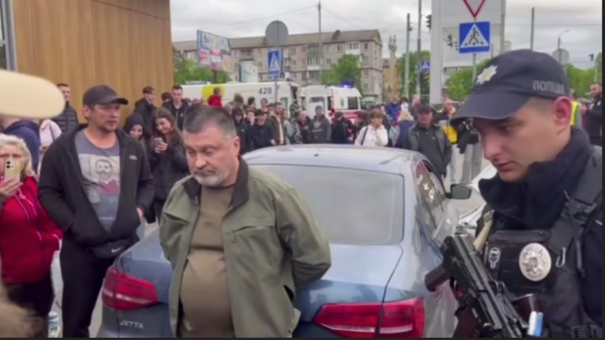Нетверезий голова райдержадміністрації Броварів збив чотирьох людей Нетверезий голова райдержадміністрації Броварів збив чотирьох людей