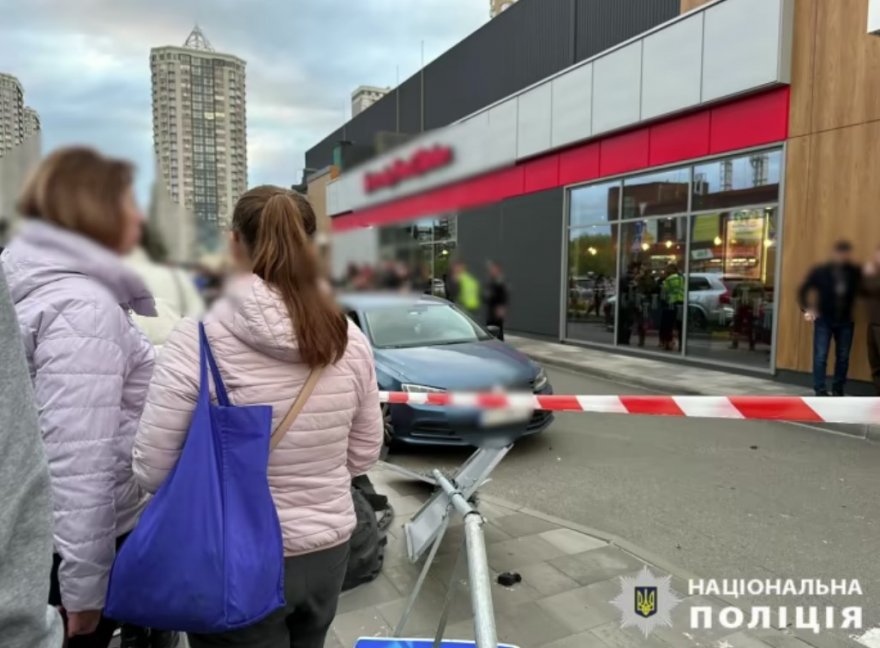 Нетверезий голова райдержадміністрації Броварів збив чотирьох людей Нетверезий голова райдержадміністрації Броварів збив чотирьох людей
