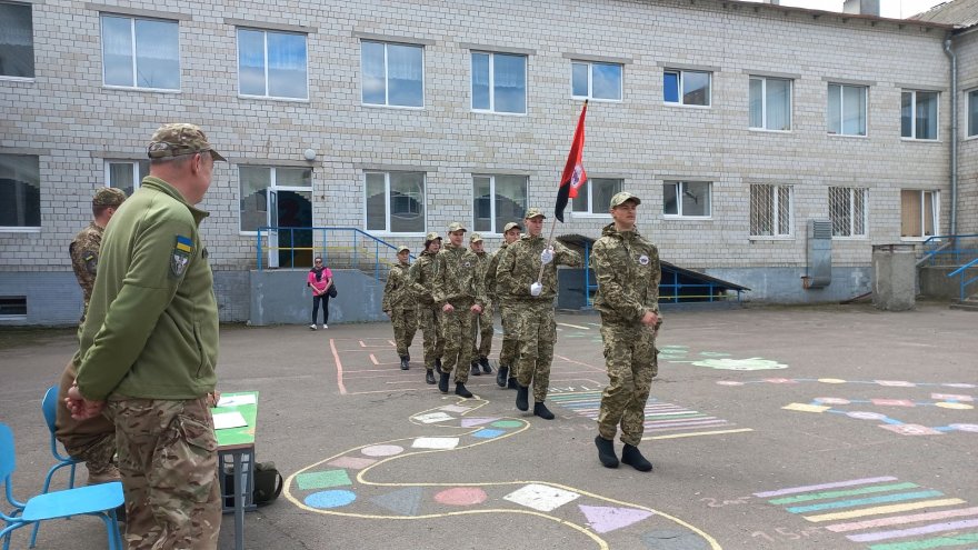 Шкільні рої Бориспільської громади виборювали першість у військово-патріотичній грі «Сокіл» («Джура»)