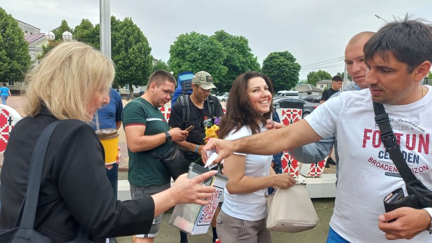 Бориспіль вітав блогера-волонтера Петра Скрипку Бориспіль вітав блогера-волонтера Петра Скрипку
