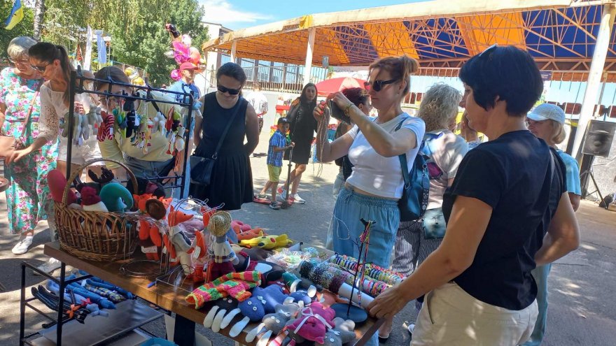 Відпочиваючи допомагаємо: благодійний ярмарок задля збору коштів на ремонт автомобіля Відпочиваючи допомагаємо: благодійний ярмарок задля збору коштів на ремонт автомобіля