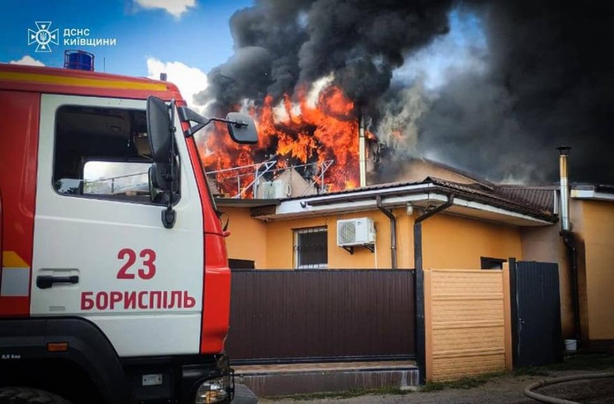 У Любарцях вибухнули акумулятори до сонячних батарей У Любарцях вибухнули акумулятори до сонячних батарей