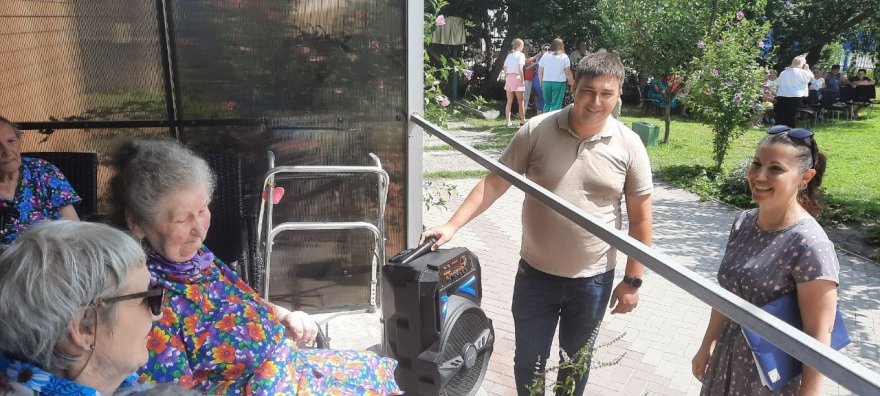 Бориспільський міський Центр інтегрованих соціальних послуг нагородив медичних працівників колективу та всіх дотичних до цієї сфери Бориспільський міський Центр інтегрованих соціальних послуг нагородив медичних працівників колективу та всіх дотичних до цієї сфери