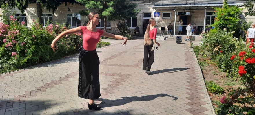 Бориспільський міський Центр інтегрованих соціальних послуг нагородив медичних працівників колективу та всіх дотичних до цієї сфери Бориспільський міський Центр інтегрованих соціальних послуг нагородив медичних працівників колективу та всіх дотичних до цієї сфери