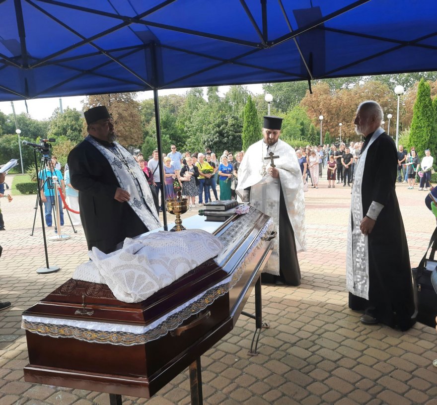 Бориспільська громада попрощалася із 41-річним захисником Сергієм Шадурою Бориспільська громада попрощалася із 41-річним захисником Сергієм Шадурою