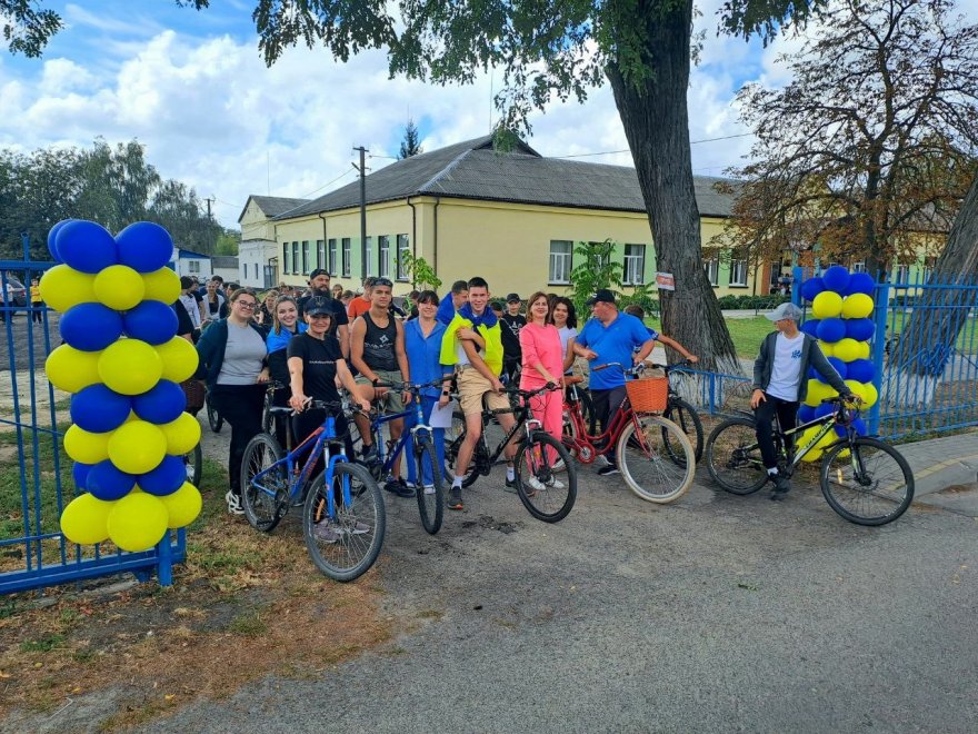 Громада Глибокого провела благодійний велопробіг