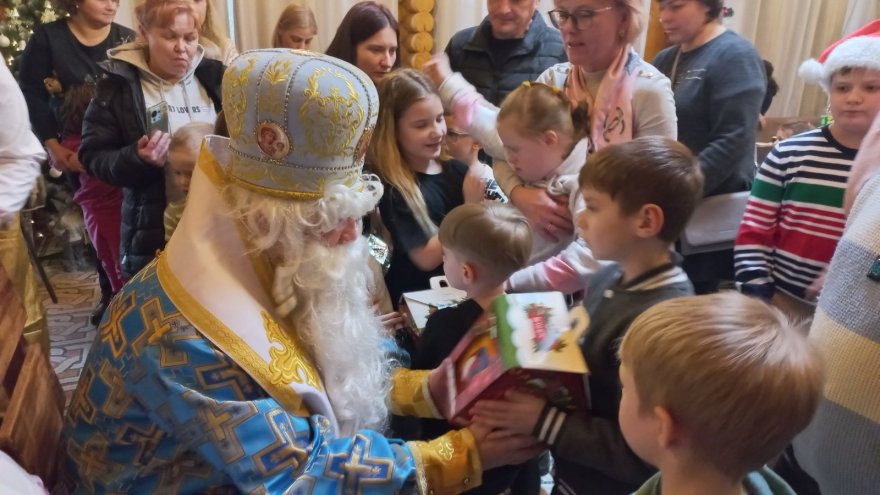 Різдвяна казка на сучасний лад — свято бориспільським дітям від захисників 