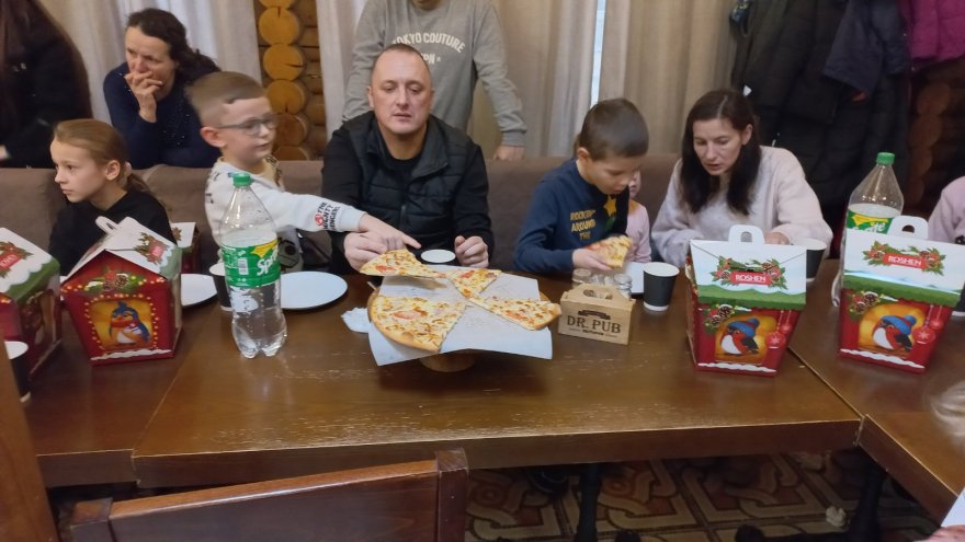 Різдвяна казка на сучасний лад — свято бориспільським дітям від захисників 