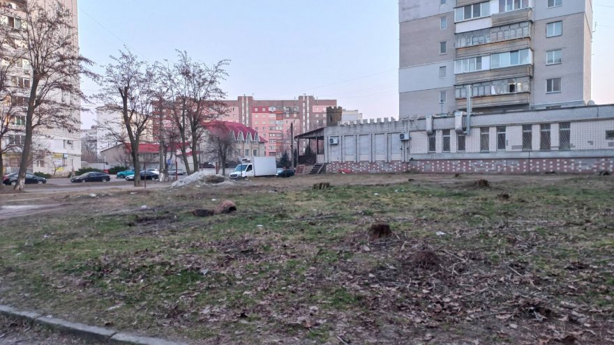 Зелена зона чи АТБ? Земельна ділянка біля ресторану «Лицарський замок» знову в  епіцентрі протистояння