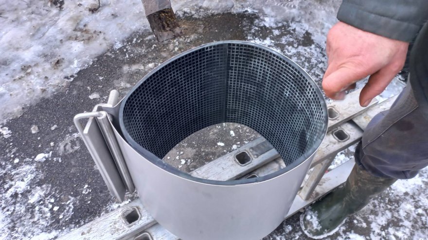 Аварія на водогоні у Борисполі спровокувала майже весняну повінь Аварія на водогоні у Борисполі спровокувала майже весняну повінь