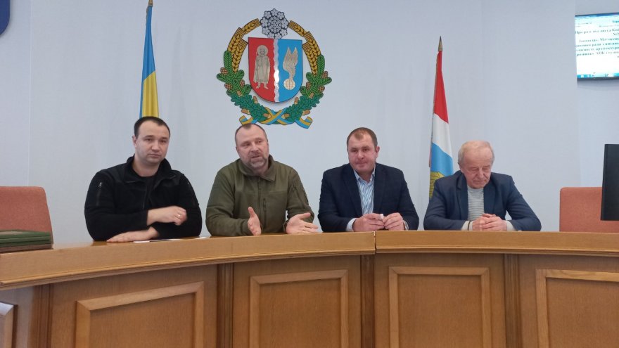 Поділитися теплом: альтернативне опалення в подарунок Вишеньківській медамбулаторії від депутата Бориспільської районної ради Вадима Марисенка Поділитися теплом: альтернативне опалення в подарунок Вишеньківській медамбулаторії від депутата Бориспільської районної ради Вадима Марисенка