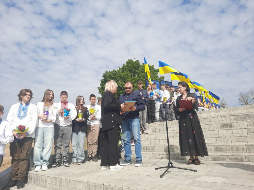 В Іванкові відбулося відкриття Алеї пам’яті В Іванкові відбулося відкриття Алеї пам’яті