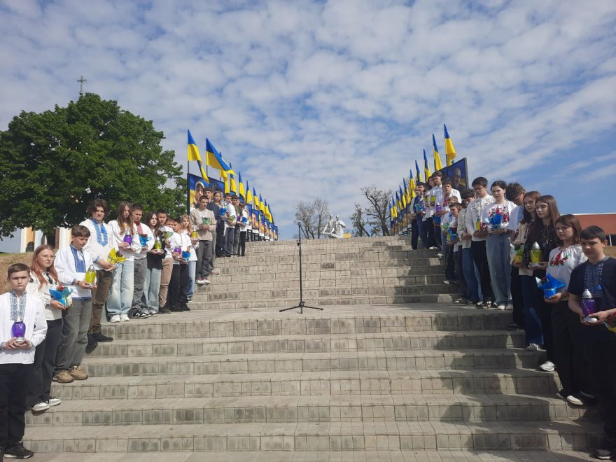 В Іванкові відбулося відкриття Алеї пам’яті В Іванкові відбулося відкриття Алеї пам’яті