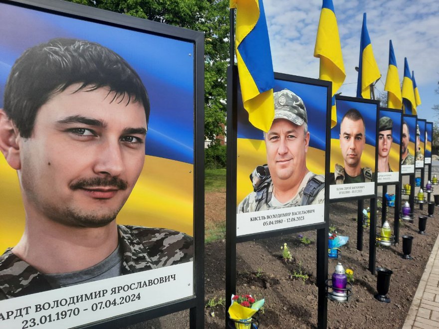 В Іванкові відбулося відкриття Алеї пам’яті В Іванкові відбулося відкриття Алеї пам’яті