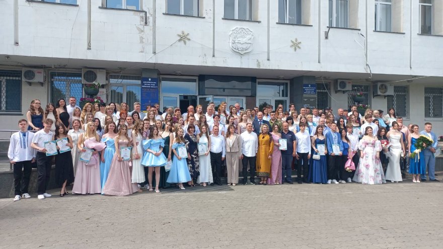 У Борисполі вітали випускників 2025 року