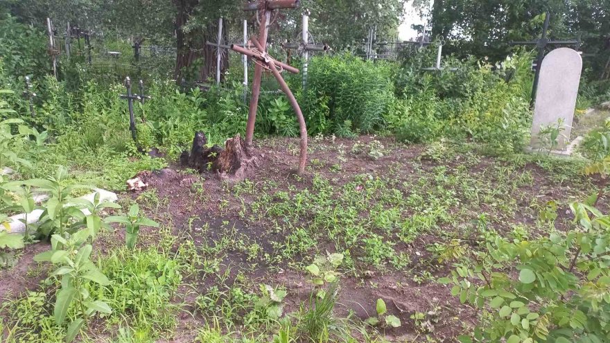 «Вістям» пишуть: вирішено 15-річну проблему сміття на Рогозівському кладовищі «Вістям» пишуть: вирішено 15-річну проблему сміття на Рогозівському кладовищі