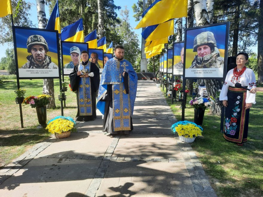 Відкриття Алеї героїв в Глибокому та зустріч представників Бориспільської міської ради з громадою Відкриття Алеї героїв в Глибокому та зустріч представників Бориспільської міської ради з громадою