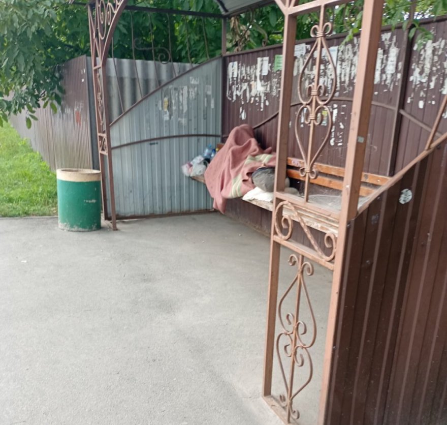 Людмила Бистра прокоментувала ситуацію з бездомним, що живе на вул. Старокиївській у Борисполі Людмила Бистра прокоментувала ситуацію з бездомним, що живе на вул. Старокиївській у Борисполі