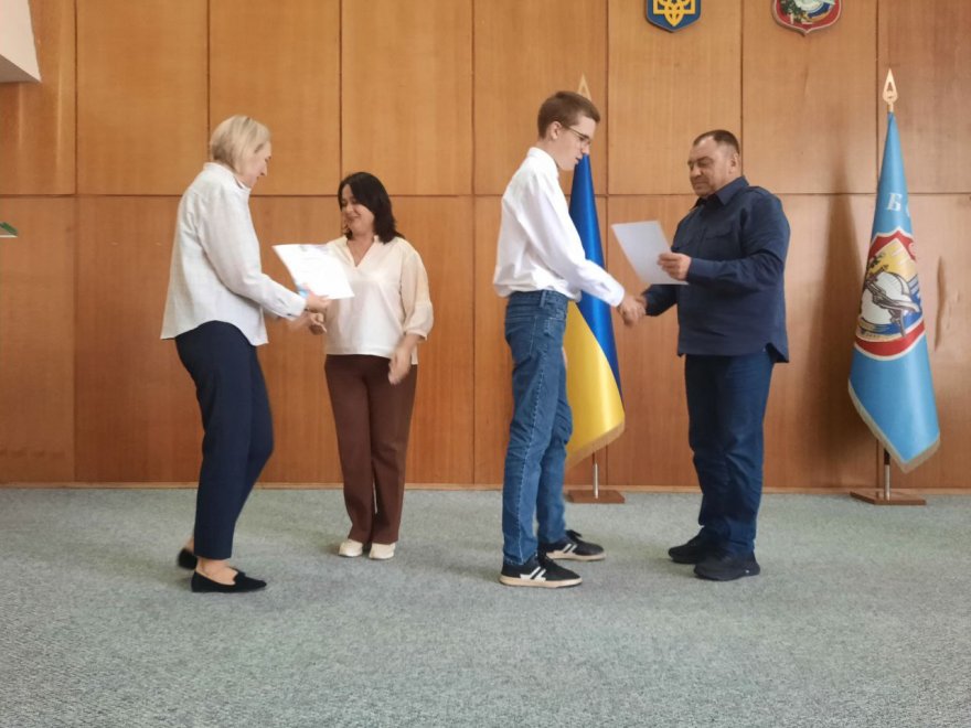 У Борисполі вручили сертифікати на отримання стипендії міської ради обдарованій учнівській молоді У Борисполі вручили сертифікати на отримання стипендії міської ради обдарованій учнівській молоді
