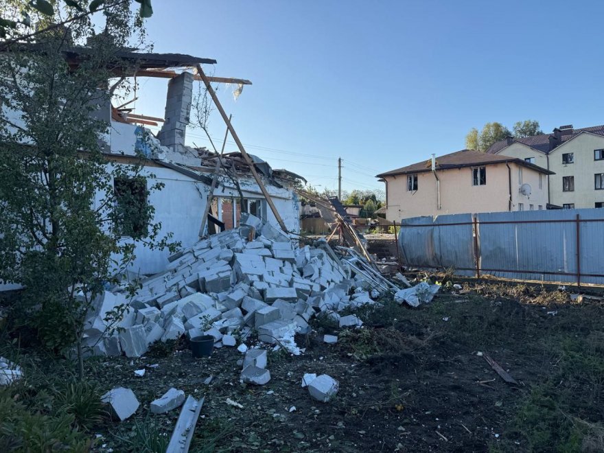 Вночі з 21 на 22 вересня у Борисполі був приліт дрона у приватний будинок, який вщент зруйновано Вночі з 21 на 22 вересня у Борисполі був приліт дрона у приватний будинок, який вщент зруйновано