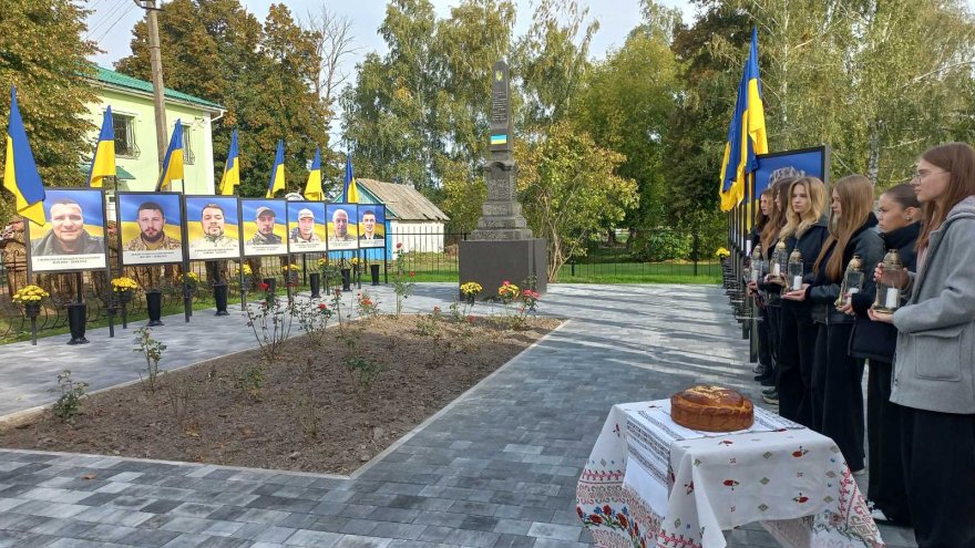У свято Покрови Пресвятої Богородиці у селі Кучаків відкрили Алею Слави У свято Покрови Пресвятої Богородиці у селі Кучаків відкрили Алею Слави