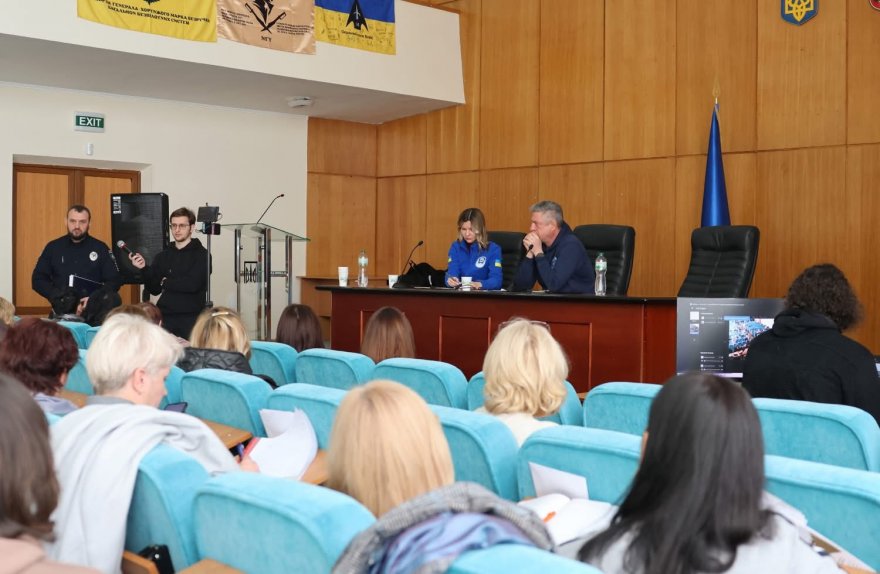 Координаційний штаб з питань поводження з військовополоненими зустрівся в Борисполі з родинами полонених та безвісти зниклих Координаційний штаб з питань поводження з військовополоненими зустрівся в Борисполі з родинами полонених та безвісти зниклих