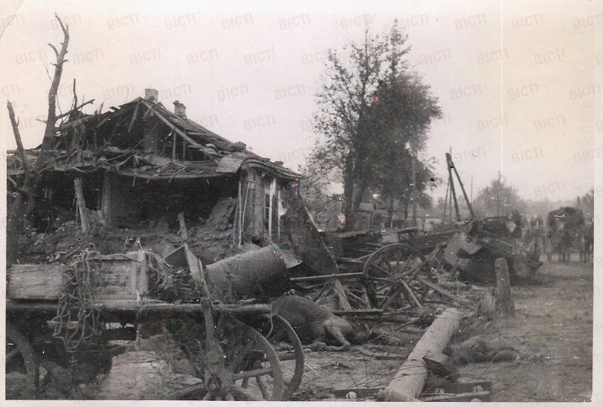 Фотофакт. Військовополонені та потрощена радянська техніка восени 1941 року. Фотофакт. Військовополонені та потрощена радянська техніка восени 1941 року.