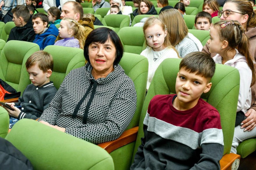 230 дітей із Борисполя відвідали виставу «Лускунчик» 