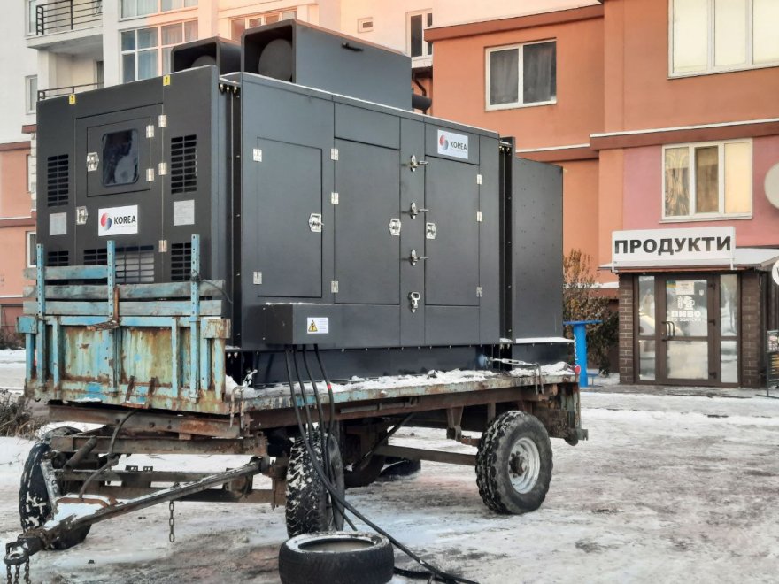 ЖК «Вишиванка» заживили від потужного генератора, на черзі інші будинки ЖК «Вишиванка» заживили від потужного генератора, на черзі інші будинки