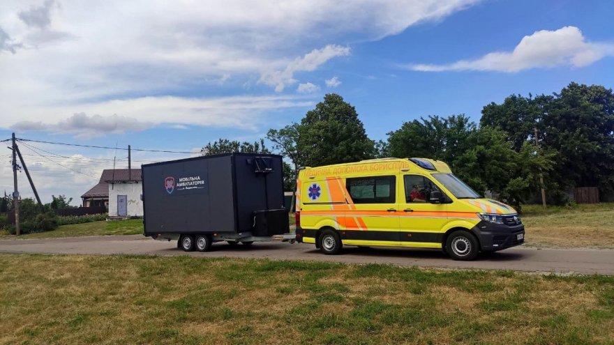 Один на два не ділиться. Кому бориспільські депутати віддали автомобіль швидкої допомоги та чому?