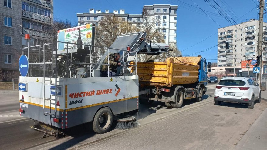 Супергерої комунального сектору: без плащів, але з віниками та лопатами Супергерої комунального сектору: без плащів, але з віниками та лопатами