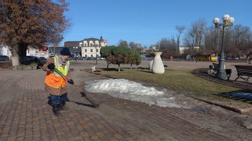 Супергерої комунального сектору: без плащів, але з віниками та лопатами Супергерої комунального сектору: без плащів, але з віниками та лопатами