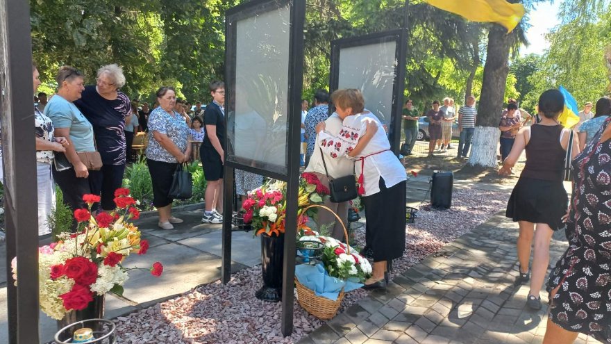 У Сеньківці та Любарцях на Бориспільщині відкрили Алеї Героїв