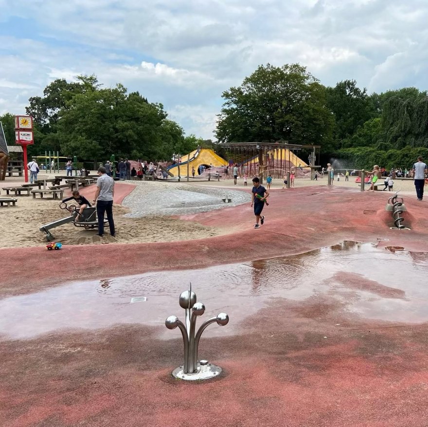Фотофакт. Дитячі майданчики в європейських містах