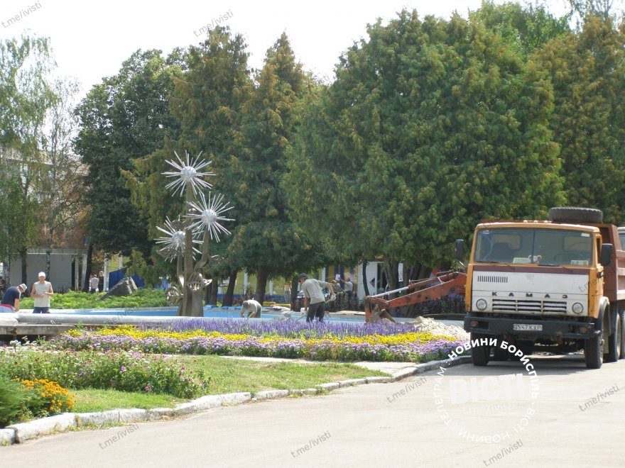 Згадуємо історію Борисполя. Фонтан «Кульбаби» та його автор Іван Величко Згадуємо історію Борисполя. Фонтан «Кульбаби» та його автор Іван Величко