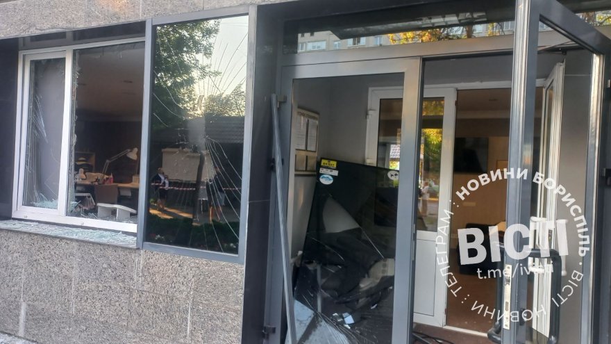 Бориспіль 3 вересня: після ворожої атаки — влучання, пожежа та постраждалі