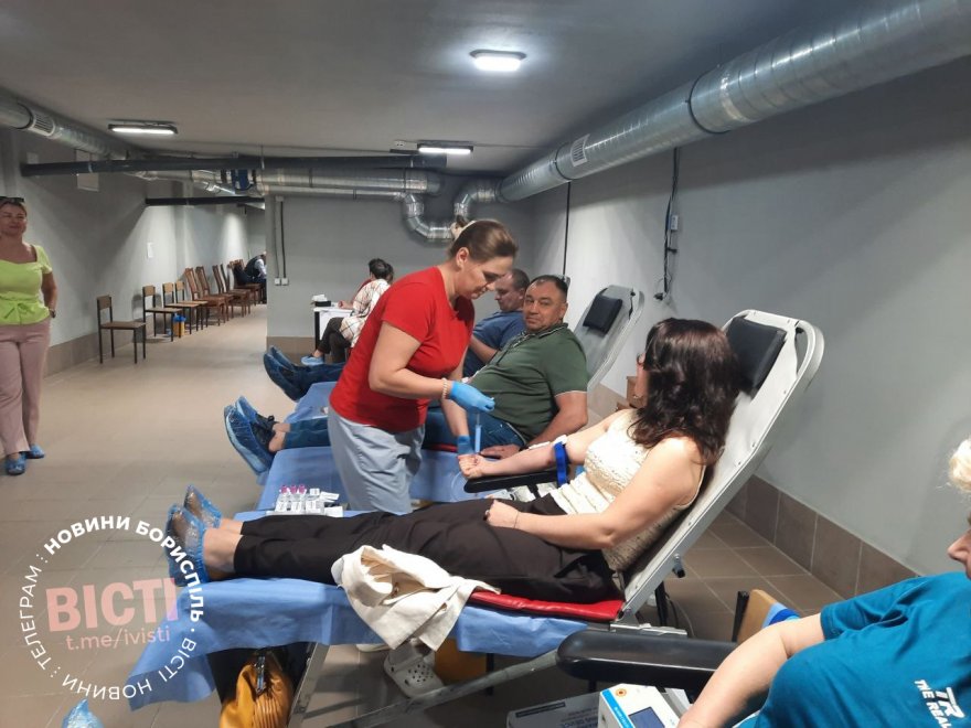Фракція партії «Слуга Народу» в Бориспільській міській раді долучилася до здачі крові у Бориспільській БЛІЛ
